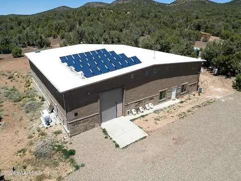 43475 N Caliente Wind Way, Seligman, AZ 86337