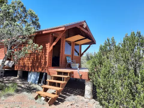 31625 W La Gatito Ln, Seligman, AZ 86337