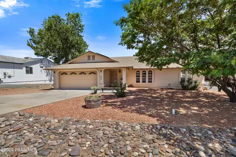 10751 E Oxbow Dr, Dewey, AZ 86327