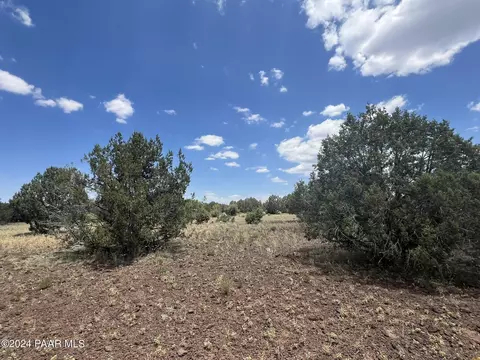 329 Rut Rd # B, Ash Fork, AZ 86320 photo 2