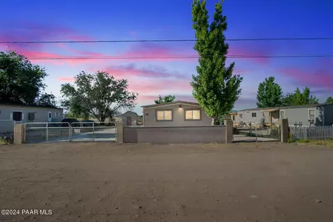 105 W Yellowstone Rd, Paulden, AZ 86334 photo 1