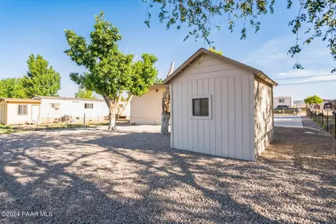 105 W Yellowstone Rd, Paulden, AZ 86334 photo 4