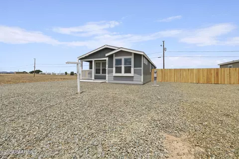 320 W Acapulco Way, Paulden, AZ 86334