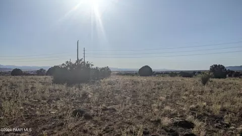 000 N Sweet Grass Dr, Paulden, AZ 86334