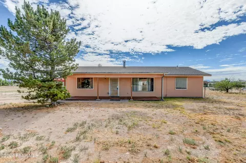 22075 N Triple J Ln, Paulden, AZ 86334