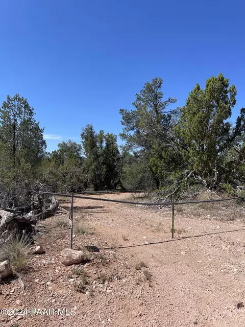 32755 W Conejo Rd, Seligman, AZ 86337
