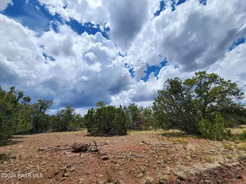 767 E Pawpaw Ln, Williams, AZ 86046