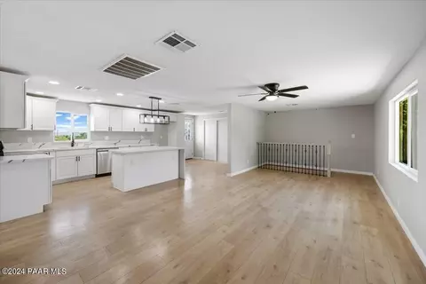 439 E Antelope Run Rd, Paulden, AZ 86334 photo 3