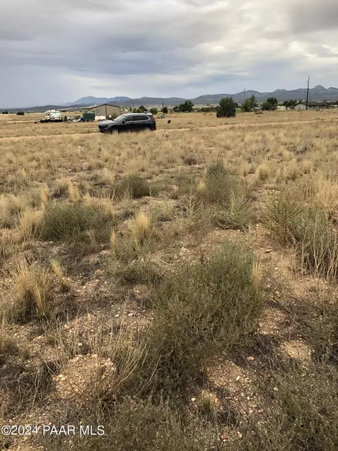 64 E Peterson Rd, Paulden, AZ 86334 photo 2