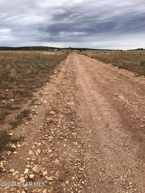 64 E Peterson Rd, Paulden, AZ 86334 photo 5