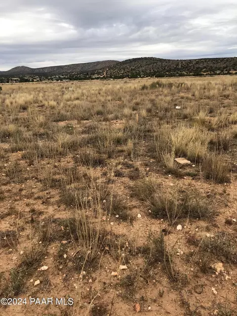 64 E Peterson Rd, Paulden, AZ 86334 photo 4
