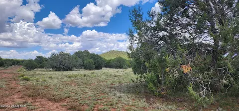 687 Medicine Man Trl # -E, Seligman, AZ 86337