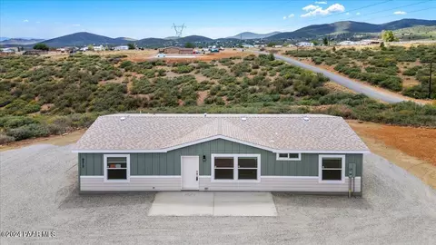 9215 E Chestnut Hill Ave, Dewey, AZ 86327