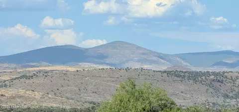 20652 E Deer Valley Ln, Mayer, AZ 86333