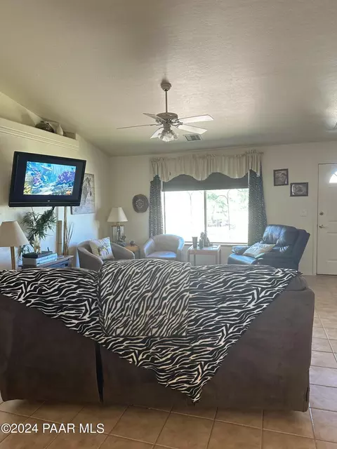 655 W Rose Dr, Paulden, AZ 86334 photo 3