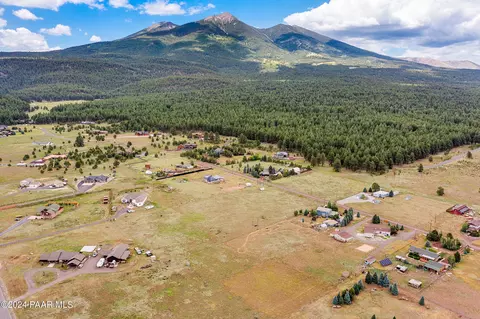 8549 N Harmony Ln, Flagstaff, AZ 86001
