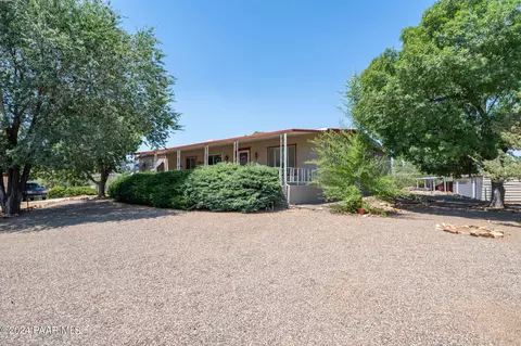 10246 E Durham Rd, Dewey, AZ 86327