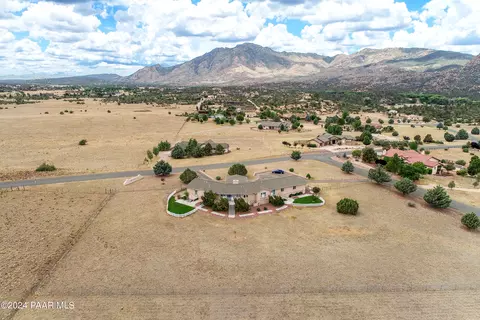 10670 N Sharps Rd, Prescott, AZ 86305