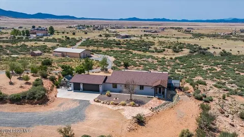 8600 N Howling Ln, Prescott Valley, AZ 86315