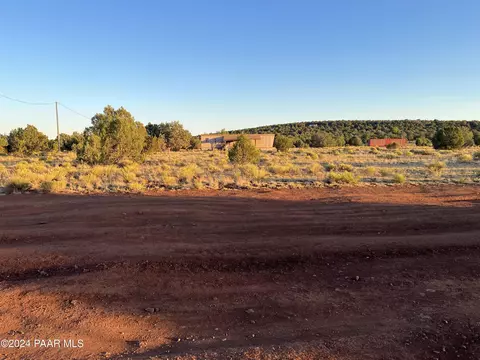 1328 W Yukon Dr, Ash Fork, AZ 86320