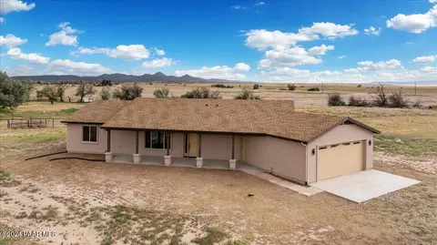26774 N Bonita Vista Ct, Paulden, AZ 86334