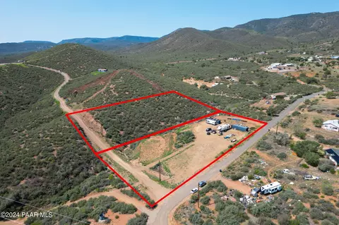 9975 E Shirley Ln, Dewey-humboldt, AZ 86327