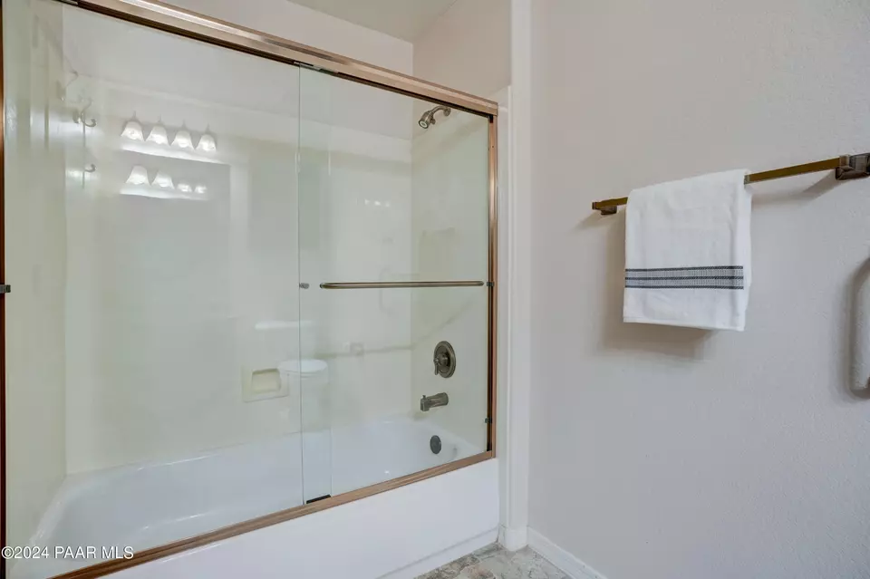 Bath - 1716 Alpine Meadows Ln #103, Prescott, AZ 86303 photo 3 of 4