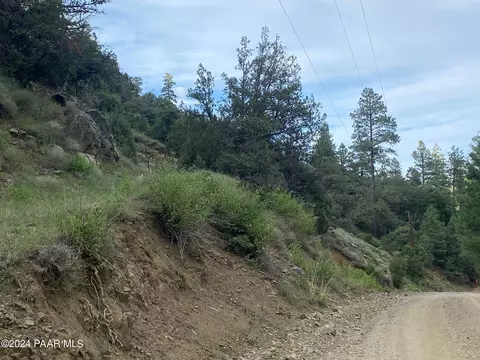 81608180 S Breezy Pine Rd, Mayer, AZ 86333