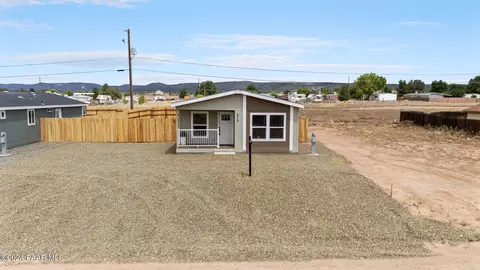 310 W Acapulco Way, Paulden, AZ 86334