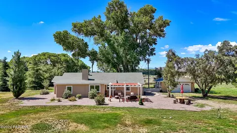 1640 S Peavine Rd, Skull Valley, AZ 86338