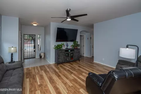 12933 E Madrid St, Dewey, AZ 86327 photo 2