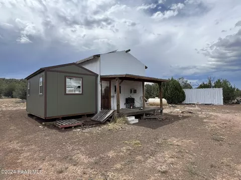 216 Lucky Ln, Ash Fork, AZ 86320