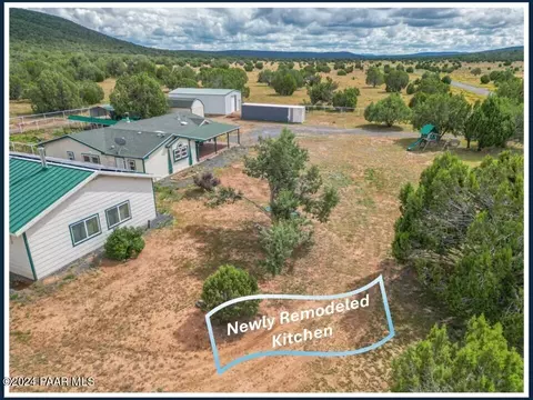 48757 N Anvil Rock Rd, Seligman, AZ 86337