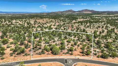 5556 W Meriah Ln, Prescott, AZ 86305