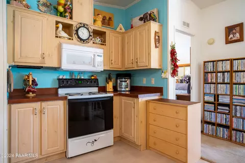 205 W Ridgeview Dr, Ash Fork, AZ 86320 photo 9
