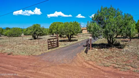 205 W Ridgeview Dr, Ash Fork, AZ 86320 photo 2