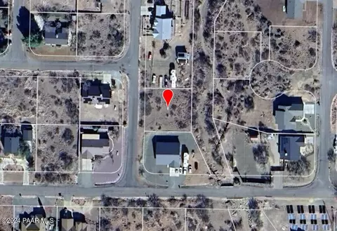 17878 E Hummingbird Ln, Mayer, AZ 86333