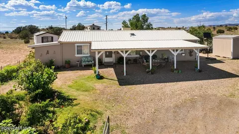 400 E Arbor Ln, Paulden, AZ 86334