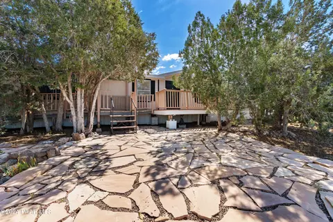 282 W Kerren Dr, Ash Fork, AZ 86320