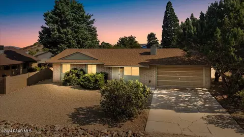 1089 N Stirrup High Dr, Dewey, AZ 86327