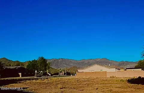 22541 W Weaver Valley Dr, Congress, AZ 85332