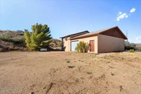 17400 E Round Mountain Rd, Dewey-humboldt, AZ 86327 photo 5