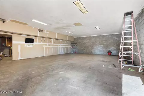 17400 E Round Mountain Rd, Dewey-humboldt, AZ 86327 photo 6