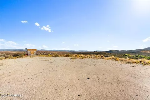 17400 E Round Mountain Rd, Dewey-humboldt, AZ 86327 photo 4