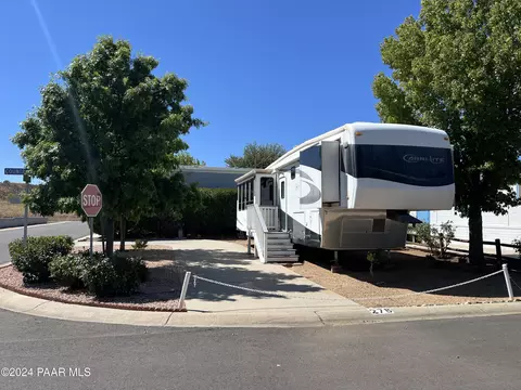 828 N Country View Dr, Dewey-humboldt, AZ 86327