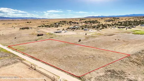 3575 W Meadow Lake Dr, Chino Valley, AZ 86323