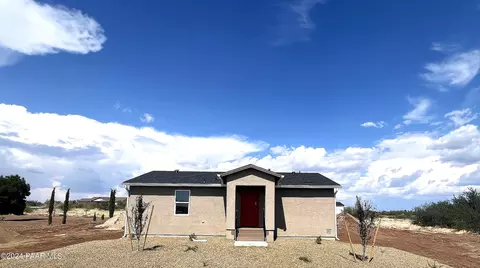20035 E Sierra Dr, Mayer, AZ 86333
