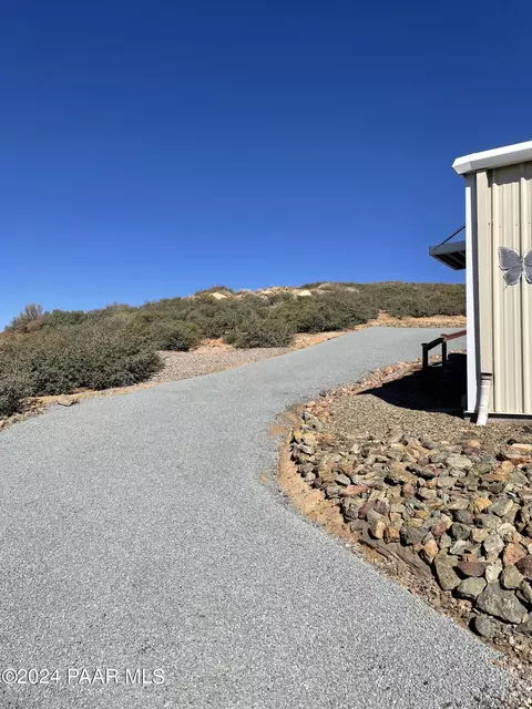 17750 E Purple Sage Trl, Dewey, AZ 86327