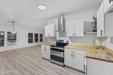 20907 E Marble Canyon Way, Mayer, AZ 86333