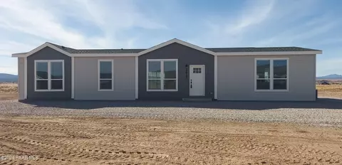 2637 W Grapevine Ct, Paulden, AZ 86334